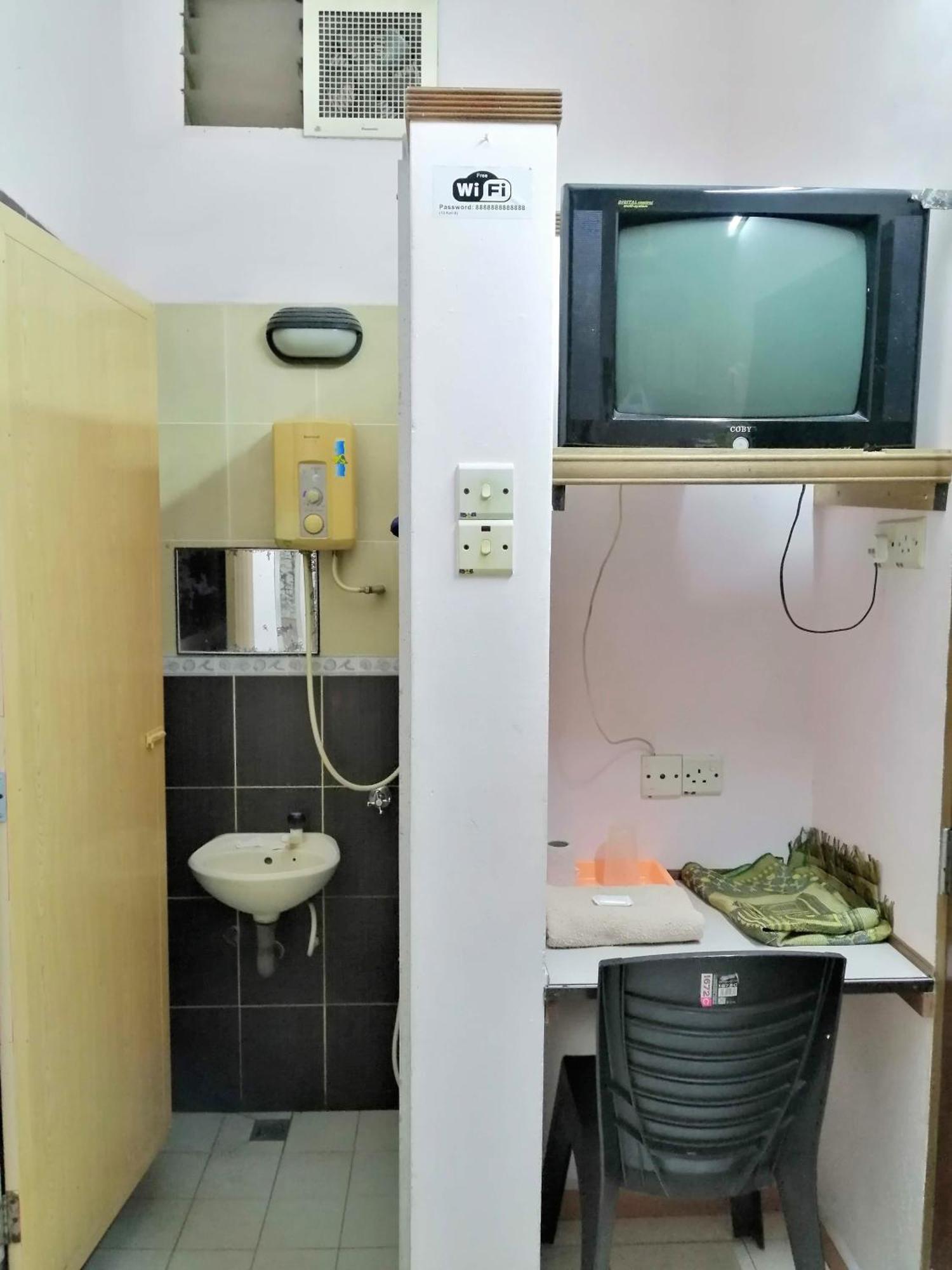 New Budget Inn Hotel Chukai Экстерьер фото