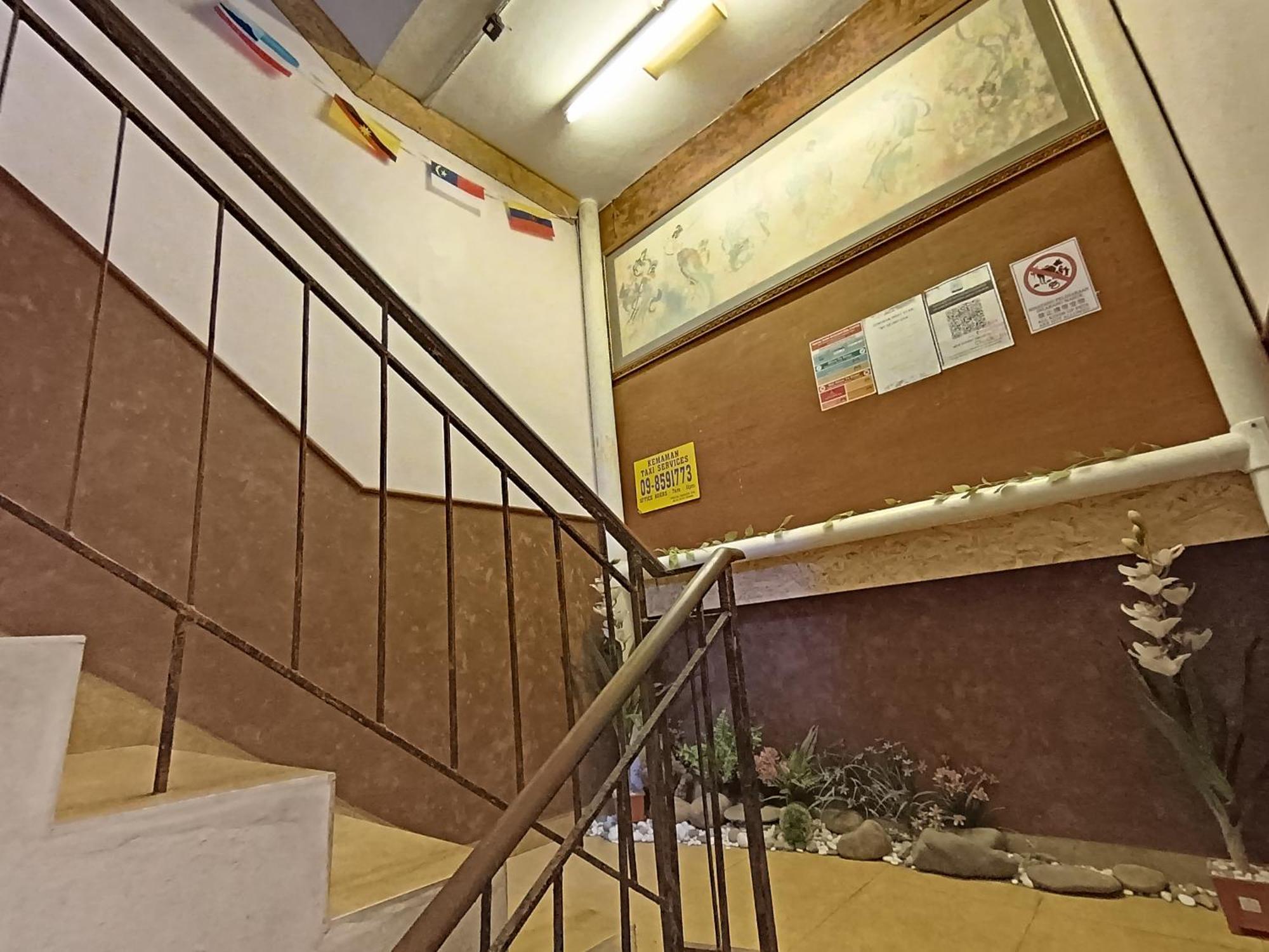 New Budget Inn Hotel Chukai Экстерьер фото