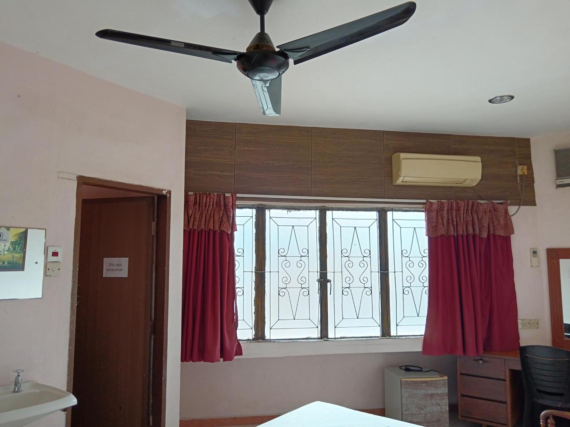 New Budget Inn Hotel Chukai Экстерьер фото
