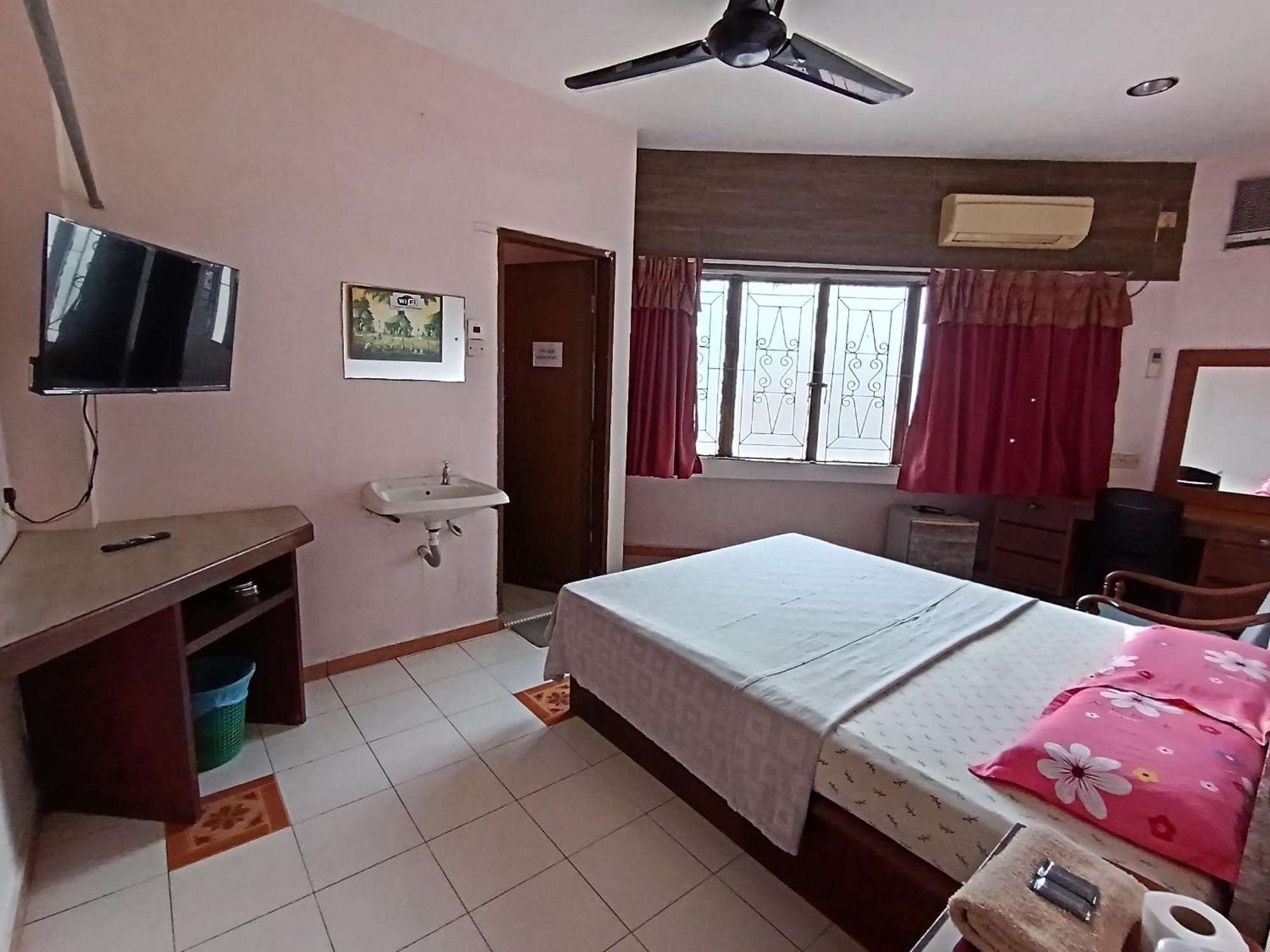New Budget Inn Hotel Chukai Экстерьер фото